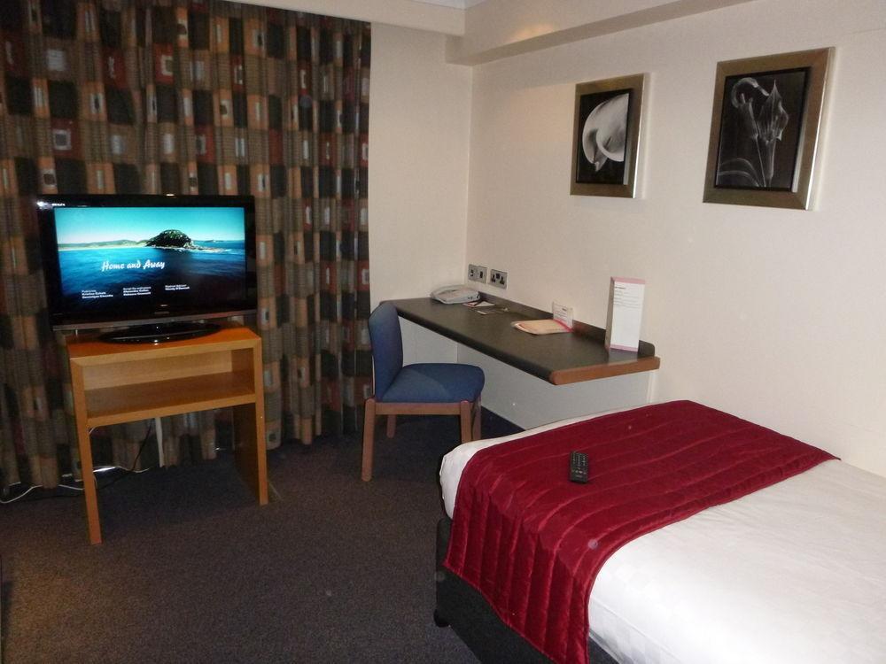 Ramada Hatfield Hatfield  Exterior foto