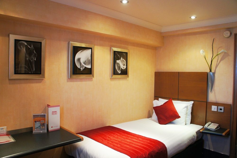 Ramada Hatfield Hatfield  Exterior foto