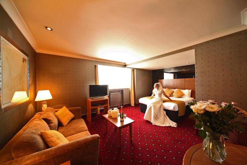 Ramada Hatfield Hatfield  Exterior foto